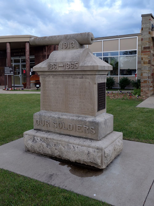 Roscommon Civil War monument. Image ©2016 Look Around You Ventures, LLC.